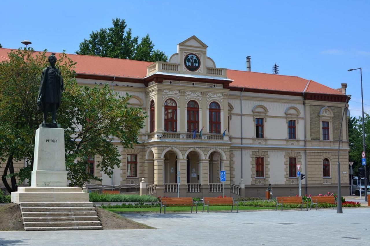 Csengő Vendégház Kiskoros Esterno foto