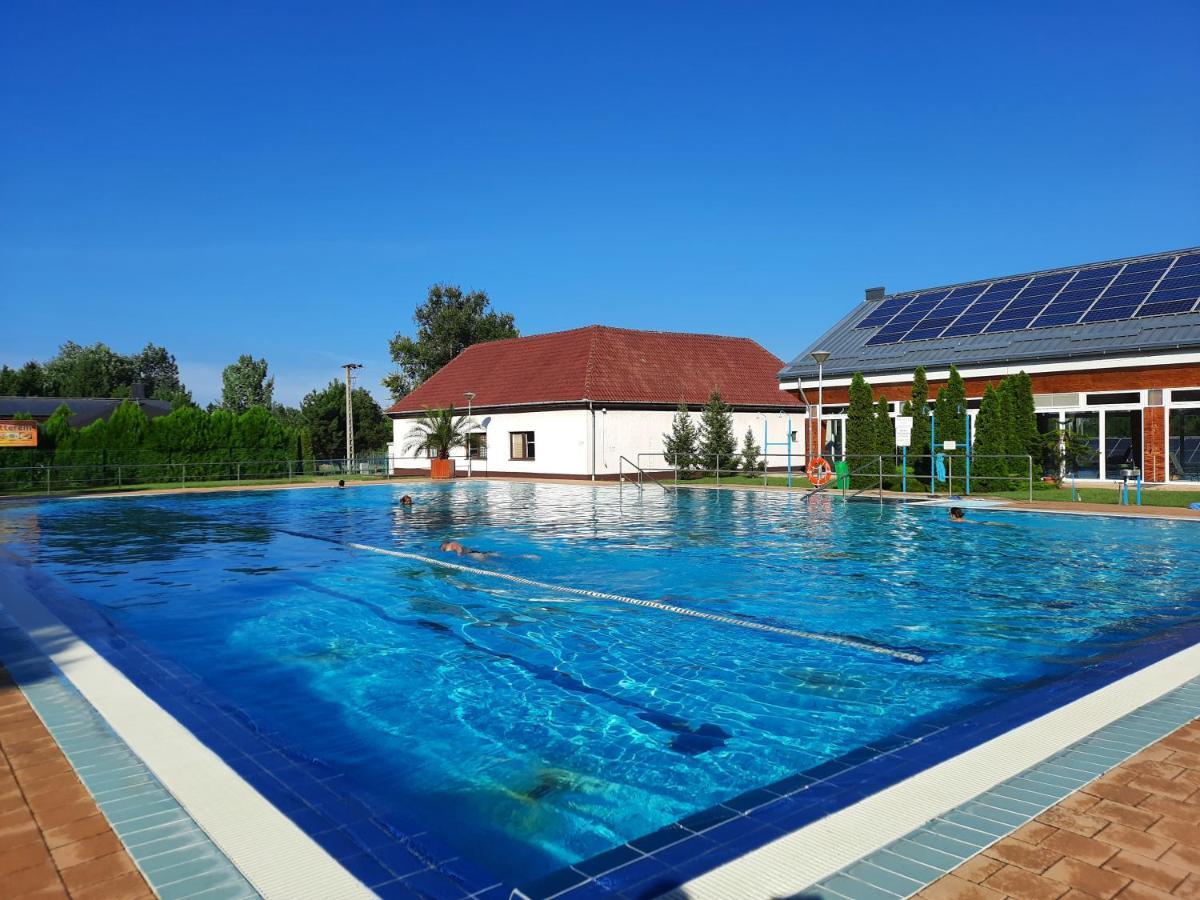 Csengő Vendégház Kiskoros Esterno foto